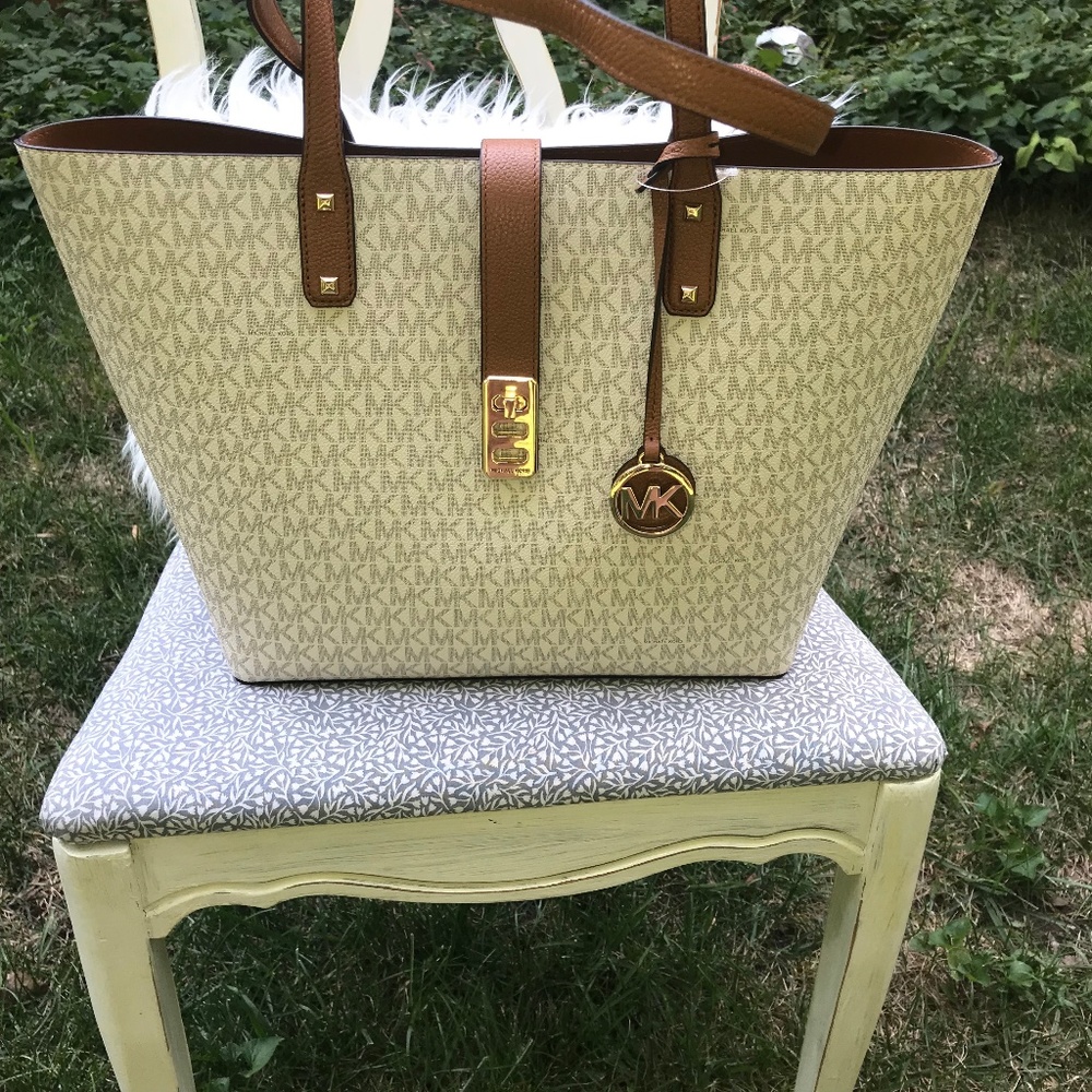 Offers? Micheal Kors Karson Large Carryall Tote